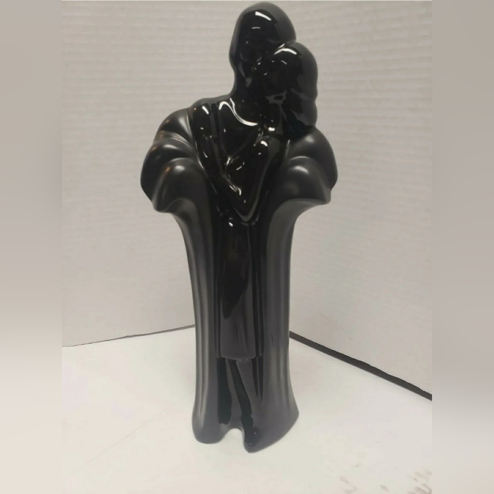 Art Deco Couple Kissing Embracing Black Ceramic Figurine